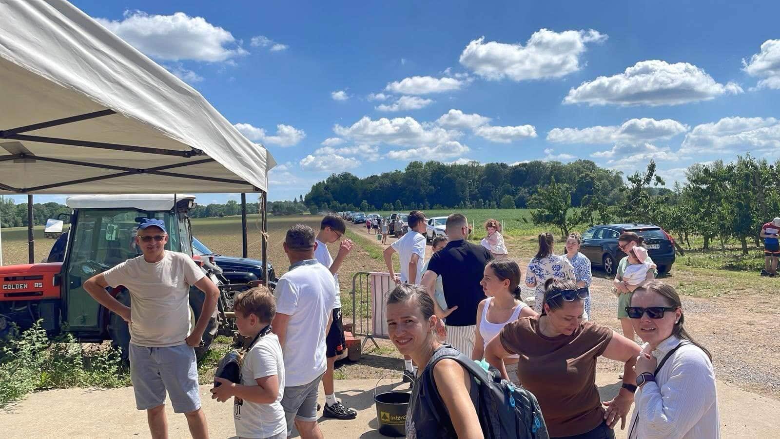 Onthaaltent voor bezoekers van de zelfplukboomgaard